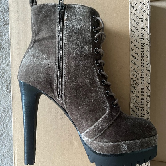 Aldo suede lace up bootie - Picture 1 of 3